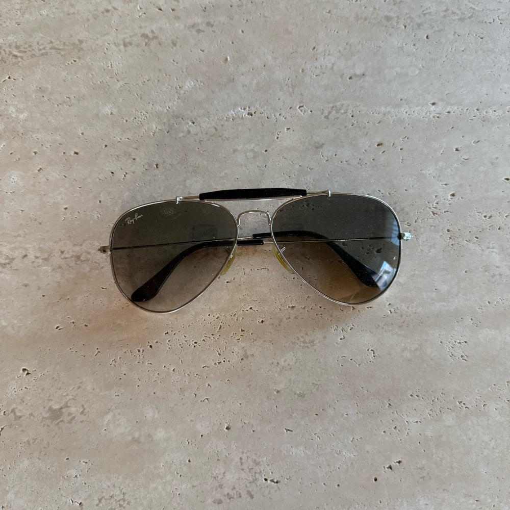 Ray-Ban Aviator Sunglasses in Black Gradient